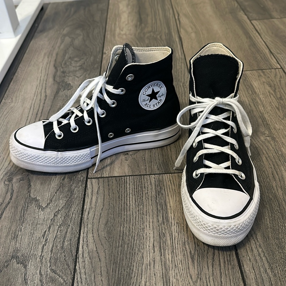 Women’s Chuck Taylor All Star Lift Platform Canvas Converse, size 7.5